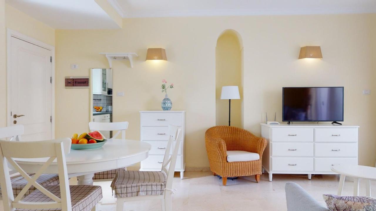 Schoene Wohnung Direkt Am Meer Mit Meerblick, Wlan Пуэрто-де-Моган Экстерьер фото