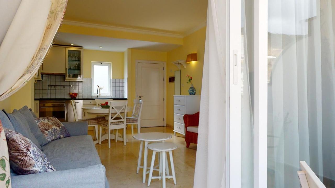 Schoene Wohnung Direkt Am Meer Mit Meerblick, Wlan Пуэрто-де-Моган Экстерьер фото
